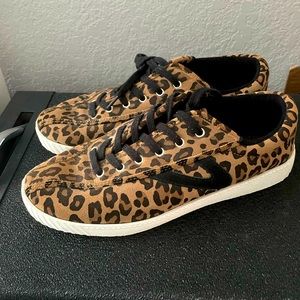 Tretorn animal print women’s 10